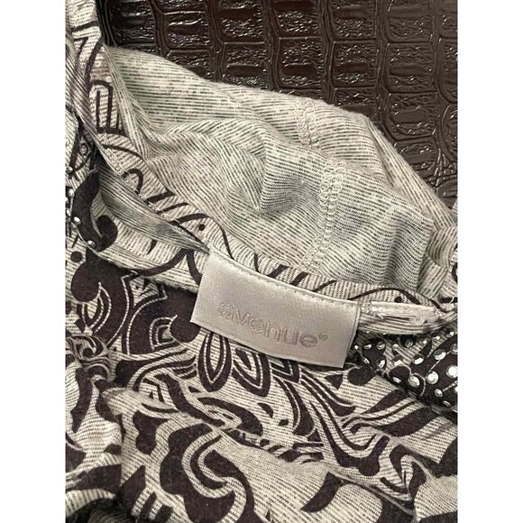 Avenue Paisley PLUS Size 18/20 (XXL) Artsy Studded Asymmetrical Scoop Neck Tee - Picture 7 of 10